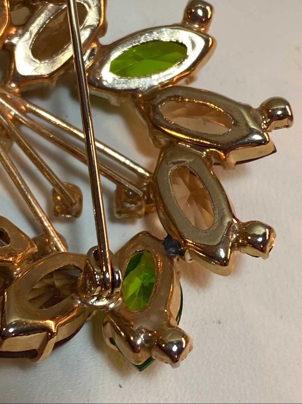 Vintage Juliana Style Rhinestone Brooch Green Smoky Topaz Gold Tone Spray Pin - Picture 6 of 6